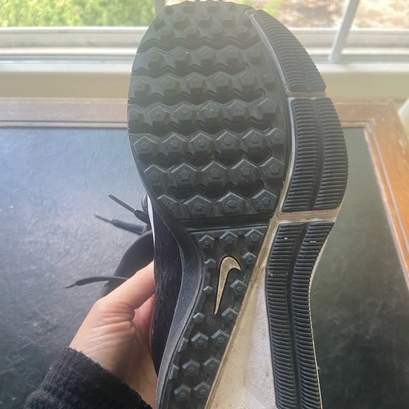 Nike Zoom Windflo 5 Running Shoes - Picture 4 of 8